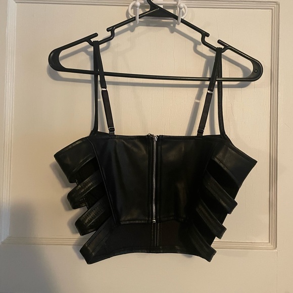 Haute Monde Black faux Leather Crop Top - Picture 2 of 3